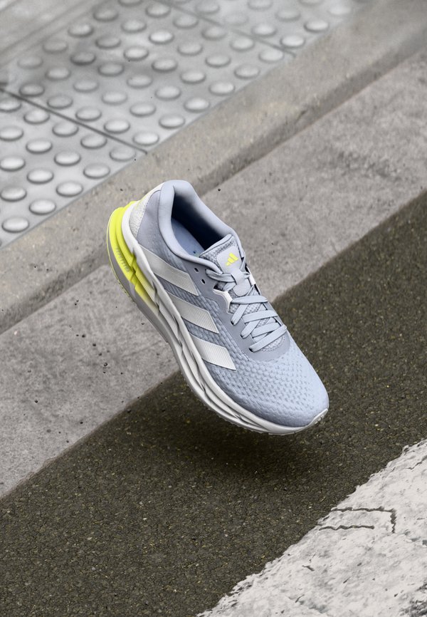 ADISTAR 3 - Road running shoes - halo silver   metalic   pulse lime