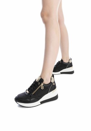 XTI, SNEAKER - Zapatillas - black