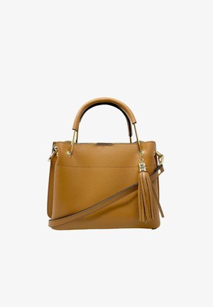 Tan leren handtas met dubbele bovenhandvaten, afneembare schouderband en gouden hardware. Voorzien van een kwastaccent en een gestructureerd oppervlak.