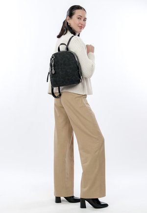 SURI FREY Reppu - black