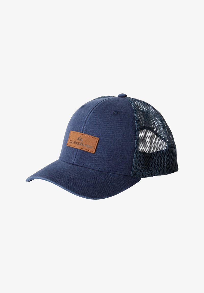 Marineblaue Kappe mit einem weichen Stofffront und einem Netzrücken. Verfügt über ein braunes Lederpatch mit geprägtem Logo auf dem Vorderpaneel.