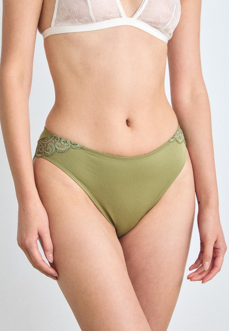 Triumph AMOURETTE - Īsās apakšbikses - martini olive