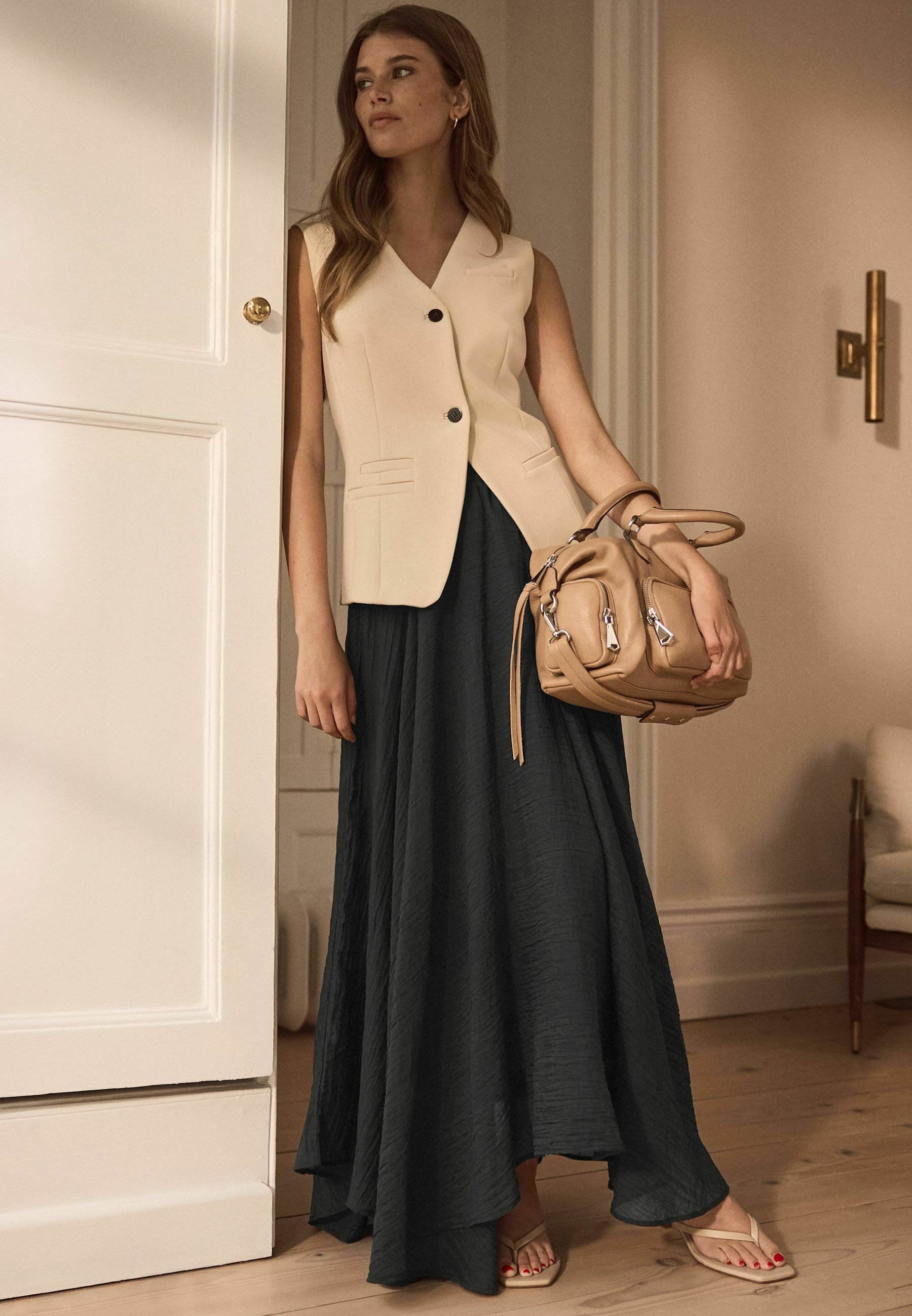 Next PREMIUM ASYMMETRIC TEXTURED REGULAR FIT - Maxi skirt - black  