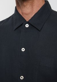 Marc O'Polo KURZARM REGULAR MIT BOWLING-KRAGEN - Overhemd - dark navy