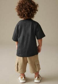 Next UTILITY BUMBAG SHORT SLEEVE SET-REGULAR FIT - Shorts - tan brown grey