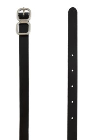 Juodas odinis diržas su sidabriniu stačiakampiu sagtimi ir daugybe skylių reguliavimui. Lygi tekstūra ir liekna forma.