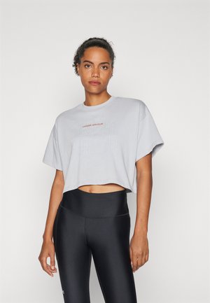 Under Armour VARSITY MIX CROP - T-shirt imprimé - mod gray/canyon pink