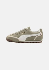 Puma ARIZONA COQUETTE - Trainers - lux army/warm white/gold