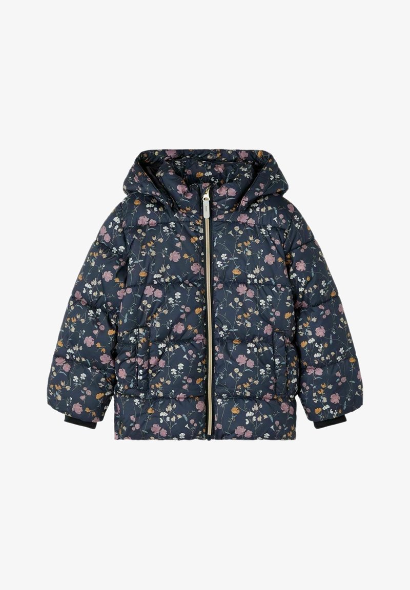 Veste matelassée bleu marine avec capuche, fermeture éclair frontale, poches latérales et motif floral rose, blanc et orange.