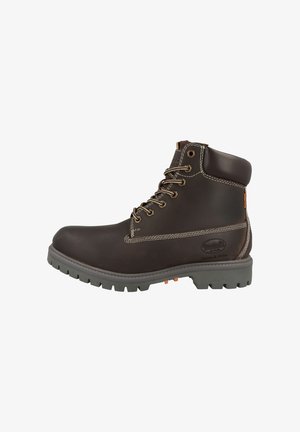 Brauner Leder-Stiefelette mit grauer Gummisohle, verstärkter Zehenpartie, abgesteppten Akzenten und Ösen aus Metall für Schnürsenkel. Seitliches Markenzeichen sichtbar.