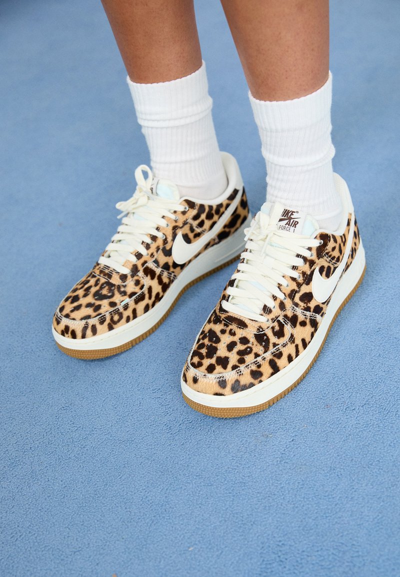 AIR FORCE 1 baroque brown/sail/sesame/beige