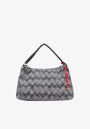 Grå stofhåndtaske med diamantmønster, flettet sort håndtag og rød lynlåstræk med lille orange hjertevedhæng.