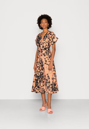 VULIOIW DRESS - Robe de jour - coral reef