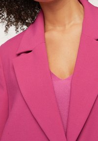 Fiorella Rubino Blejzr - pink