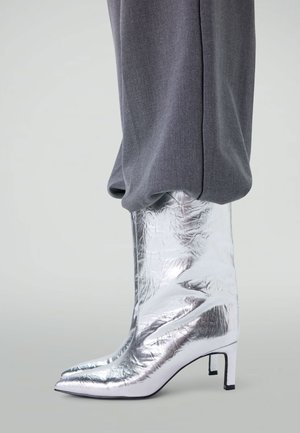 Boots - silver