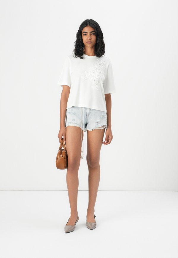 ONLJESSA LIFE SHORT BOX - Basic T-shirt - cloud dancer4