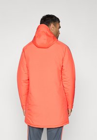 adidas Performance FC BAYERN MUNICH WINTER COAT - Talvitakki - easy coral