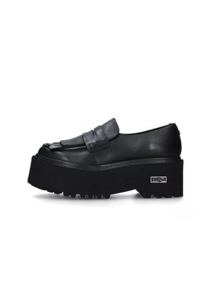 Loafers neri con platform, realizzati in pelle liscia, dotati di una fascia decorativa e suole in gomma rigata per una maggiore aderenza.