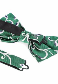 Zielony muszka wykonana z teksturowanej tkaniny, z białymi i granatowymi wzorami, z czarnym regulowanym paskiem do zapięcia.
