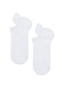 Vita bomull ankle-strumpor med en slät textur och rundade kanter, med en subtil ribbad struktur vid öppningen.