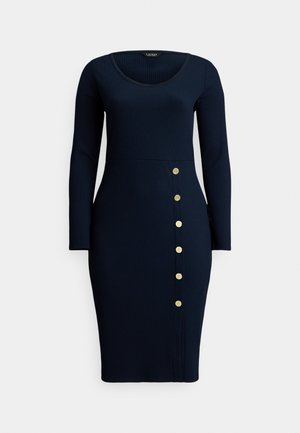 Vestido de malha canelada azul-marinho com mangas compridas, decote redondo e silhueta ajustada. Possui botões dourados decorativos ao longo do lado esquerdo.