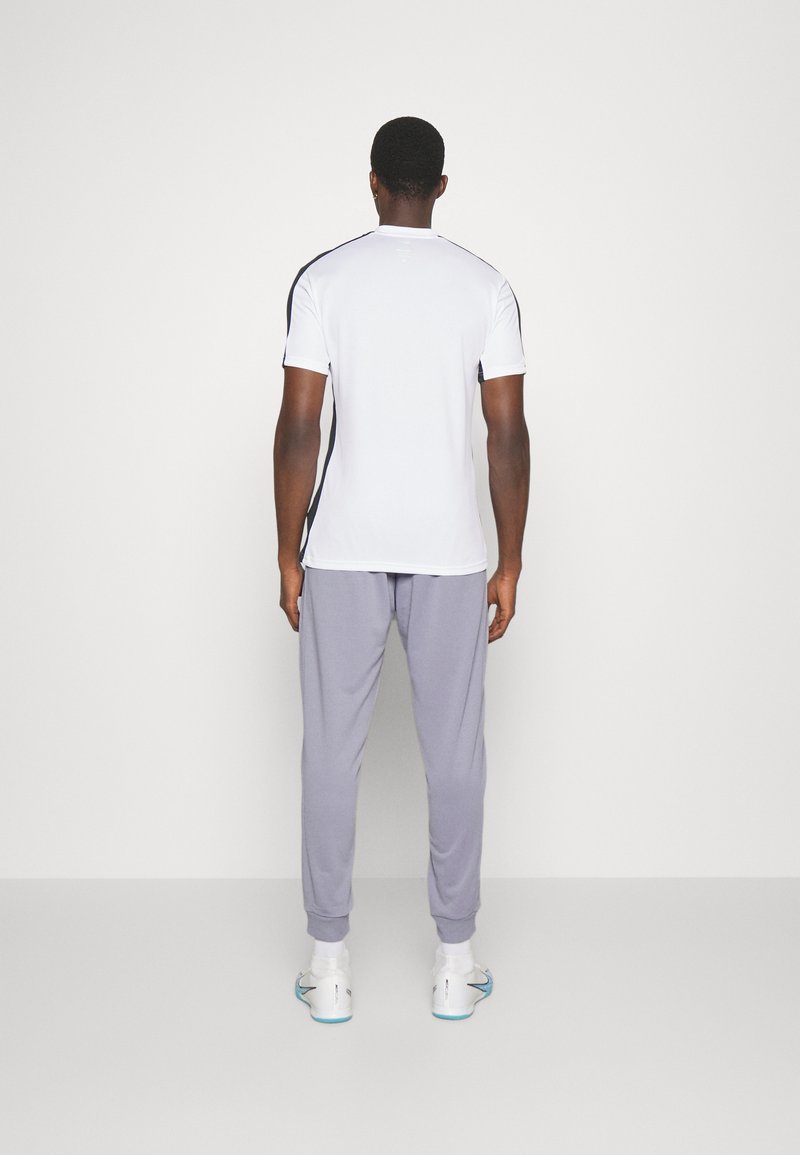 Nike Performance M NK DF FC FLC PANT - Teplákové kalhoty - indigo haze summit white
