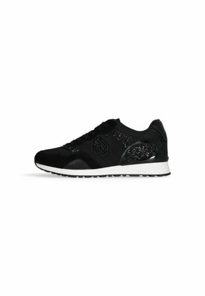 Baskets de sport noires avec tige en textile, accents scintillants et semelle en caoutchouc. Présente un design à lacets et un logo sur le côté.