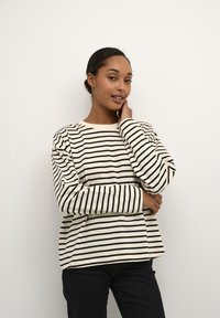 Kaffe KAWINNI - Pikkade varrukatega topp - antique white black stripe