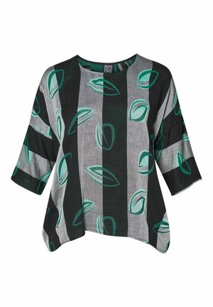 Top cu dungi negre și gri, cu modele de frunze verzi, cu mâneci scurte, decolteu rotund și un design lejer, fluid.