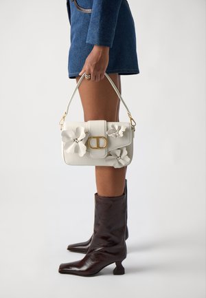 BAG - Handtas - neve