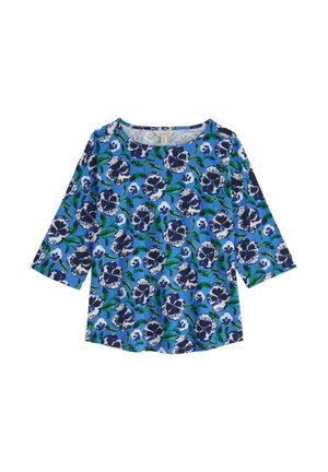 Mėlyna trijų ketvirčių rankovių marškinėliai su dideliais tamsiai mėlynais ir baltais žiedais bei žalių lapų raštu.