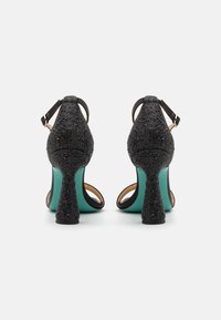 Blue by Betsey Johnson DANI - Magas sarkú szandálok - black
