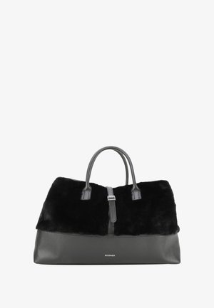 Sac à main en cuir noir et fausse fourrure avec deux anses et une sangle à boucle, arborant le nom de la marque « Bogner » à l'avant.