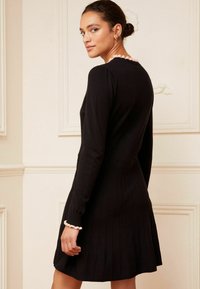 Love & Roses RUFFLE - REGULAR FIT - Džemperkleita - black