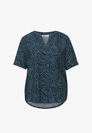 Bluzka z krótkim rękawem i dekoltem w serek, z wzorem zebra w kolorze niebieskim i czarnym oraz lekko zaokrąglonym dołem.