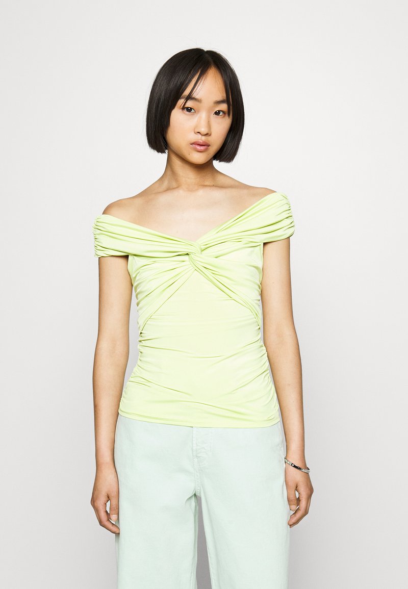 Gina Tricot Petite TWISTED OFF SHOULDER - Μπλουζάκι με στάμπα - lime sherbet