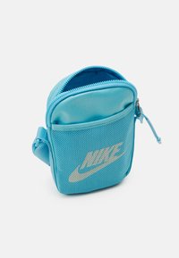 Nike Sportswear HERITAGE UNISEX - Bandolera - aquarius blue/aquarius blue/sail