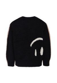 Czarny sweter z dzianiny z dużym białym motywem uśmiechniętej buźki, z różowymi akcentami na ramionach i prążkowanymi mankietami. Miękka tekstura.