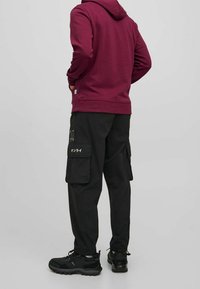 Jack & Jones Jersey con capucha - red