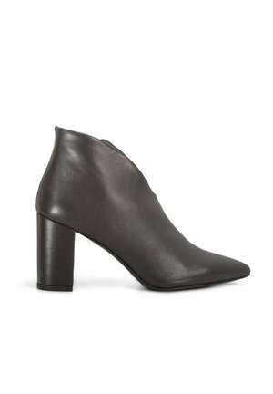 Enkellaarsjes met hoge hak - marrone