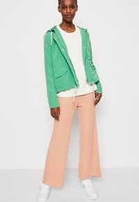 ONLY ONLSKYLAR  - Veste mi-saison - green bee