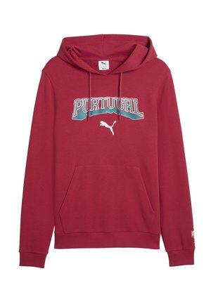Sweat à capuche rouge avec poche avant, texte "PORTUGAL" en bleu et blanc au-dessus du logo blanc Puma sur la poitrine.