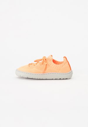 BAREFOOT LIGHT UNISEX - Matalavartiset tennarit - orange