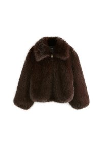 Veste en fausse fourrure marron foncé avec un grand col et des manches longues, dotée d'une fermeture éclair à l'avant.