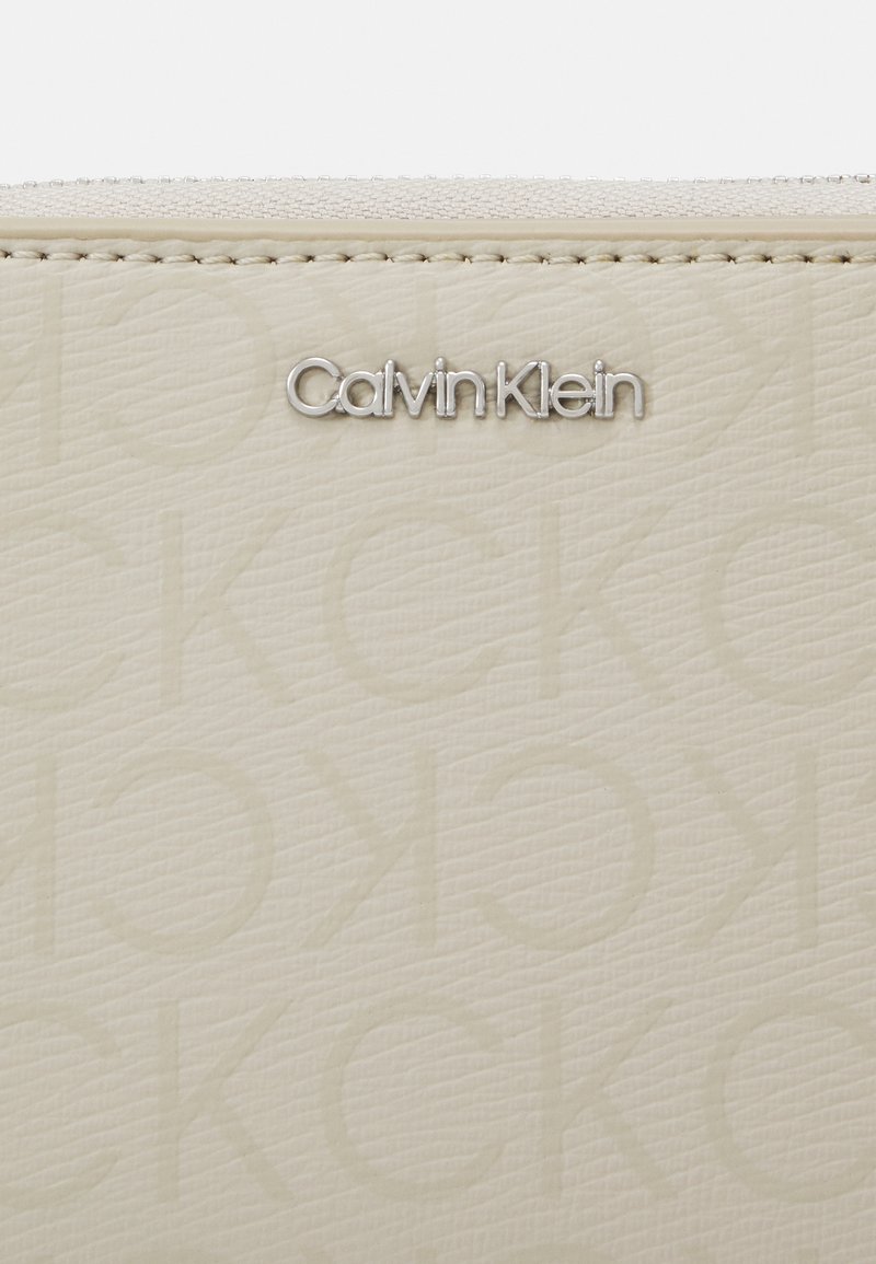 Calvin Klein MUST WALLET MONO - Geldbörse - stoney beige/beige 