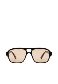 Occhiali da sole neri con forma rettangolare, lenti di colore marrone chiaro e montatura spessa con un design unico del ponte ritagliato.