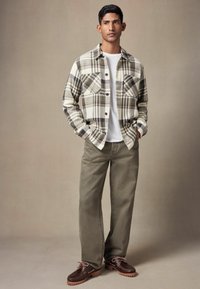 Next CHECK - REGULAR FIT - Vasaras jaka - green ecru