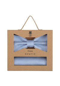 Helleblauer, strukturierter Fliegenknoten in einer Pappschachtel mit einem Fensterausschnitt; umfasst ein passendes Einstecktuch.