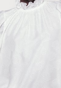 Hofmann Copenhagen Camicetta - white