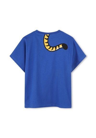T-shirt bleu à manches courtes en coton, doté d'un graphique de queue de tigre jaune et noir au dos. Texture lisse, coupe décontractée.